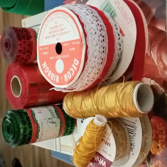 Bundle Of Assorted Ribbons - Picture 1 of 6